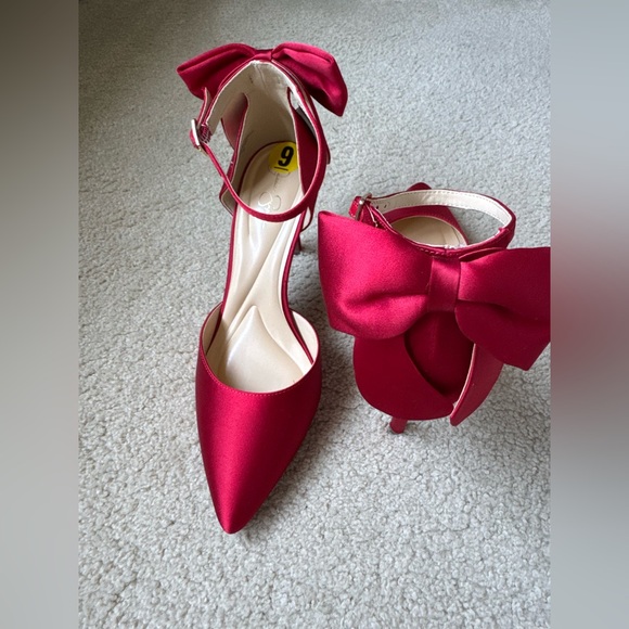 Jessica Simpson Shoes - Jessica Simpson Red Satin Pointed-Toe Ankle-Strap Heels with Bow Accent 👠